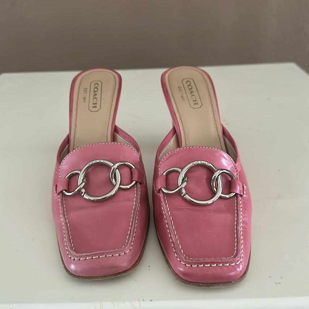 Y2K Pink Vintage Coach Pumps